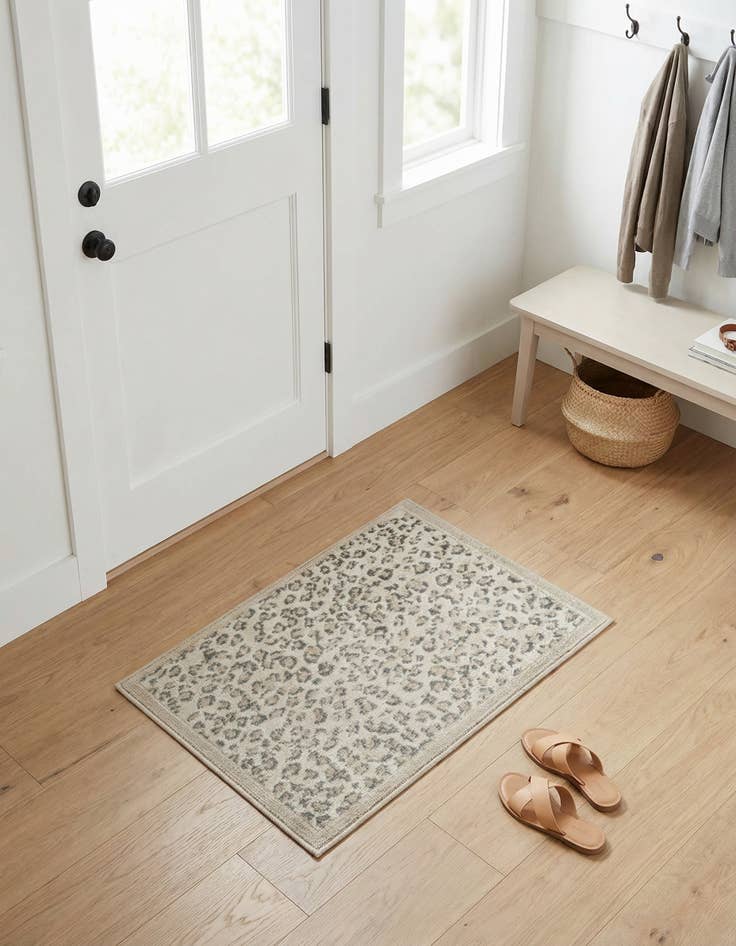 Detail image of 2' x 3' Safari Rug