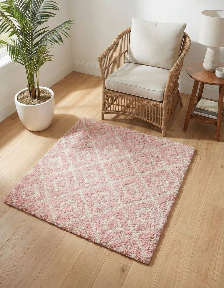 Detail image of 3' 3 x 3' 3 Trellis Shag Square Rug