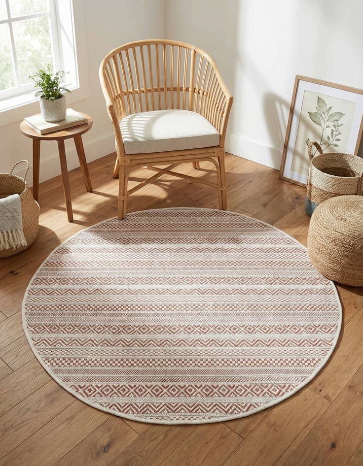 Detail image of 4' x 4'  Washable Striped Indoor / Outdoor Round Rug