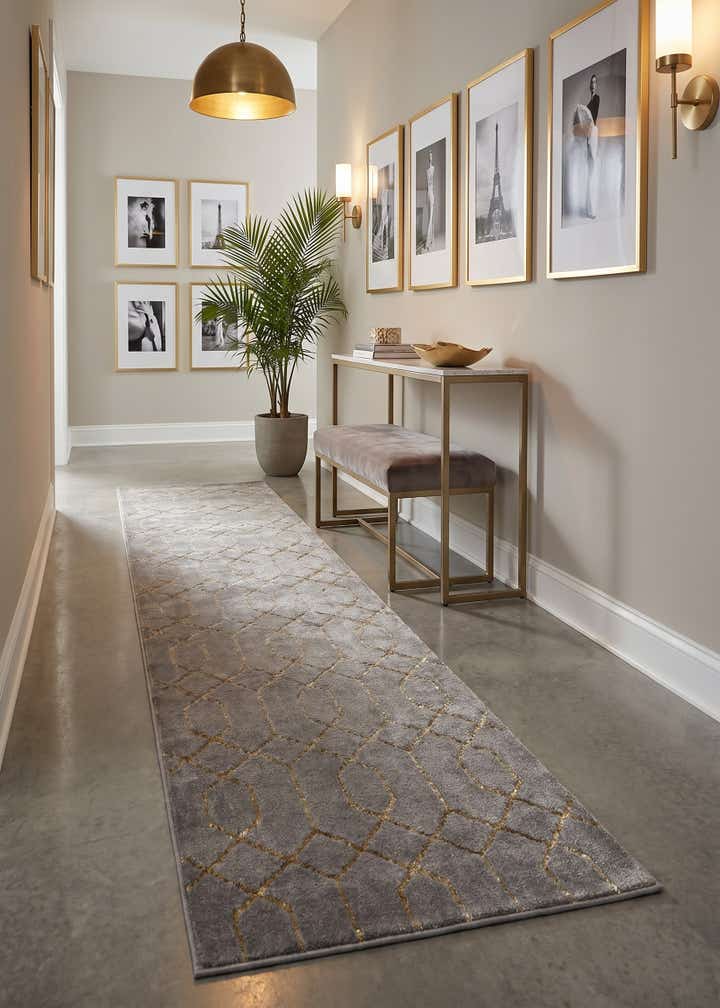 2' x 6' Marilyn Monroe™ Glam Trellis Runner Rug