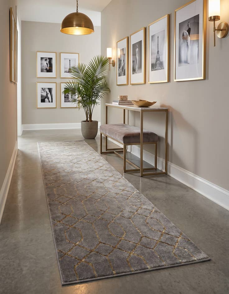 Detail image of 2' x 6' Marilyn Monroe™ Glam Trellis Runner Rug