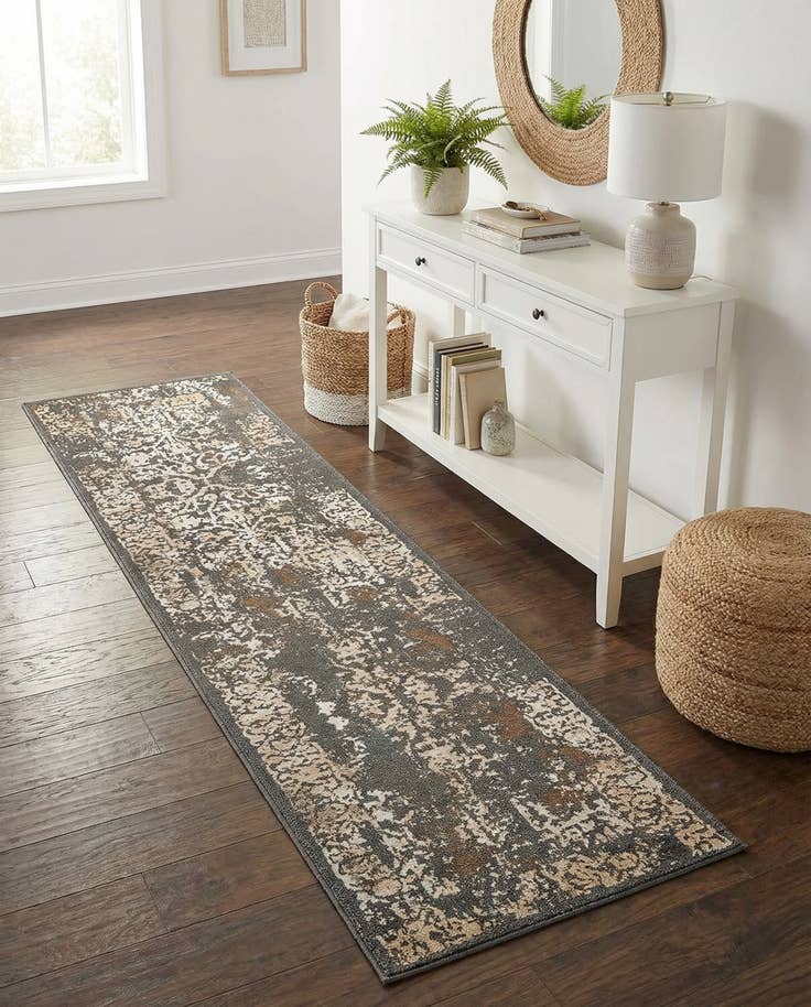 Detail image of 2' 7 x 10' Mojave Runner Rug