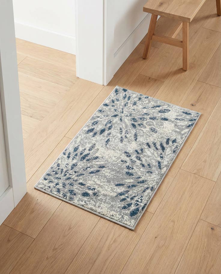 Detail image of 2' 2 x 3' Charleston Rug