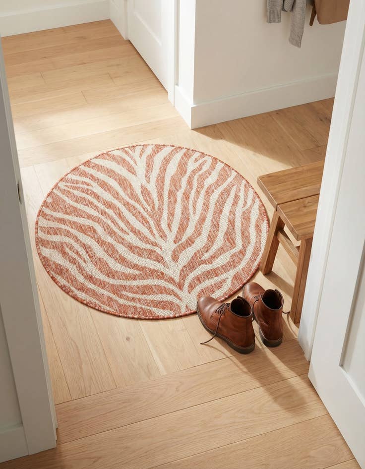 Detail image of 3' x 3'  Washable Safari Indoor / Outdoor Round Rug