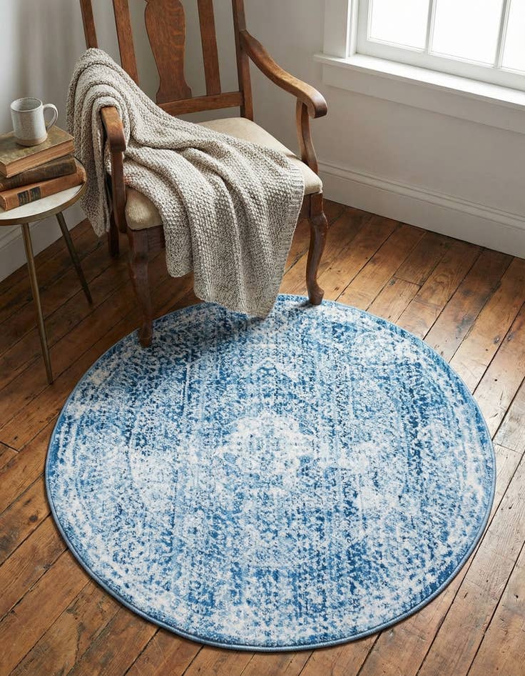 Detail image of 3' 3 x 3' 3 Williamsburg Round Rug