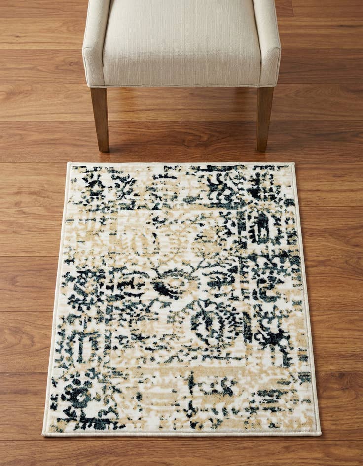 Detail image of 2' 2 x 2' 7 Nain Rug