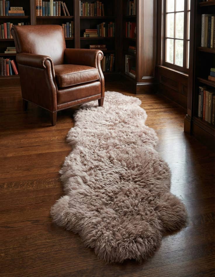 Detail image of 1' 10 x 6' Natural Sheepskin Freeform Rug