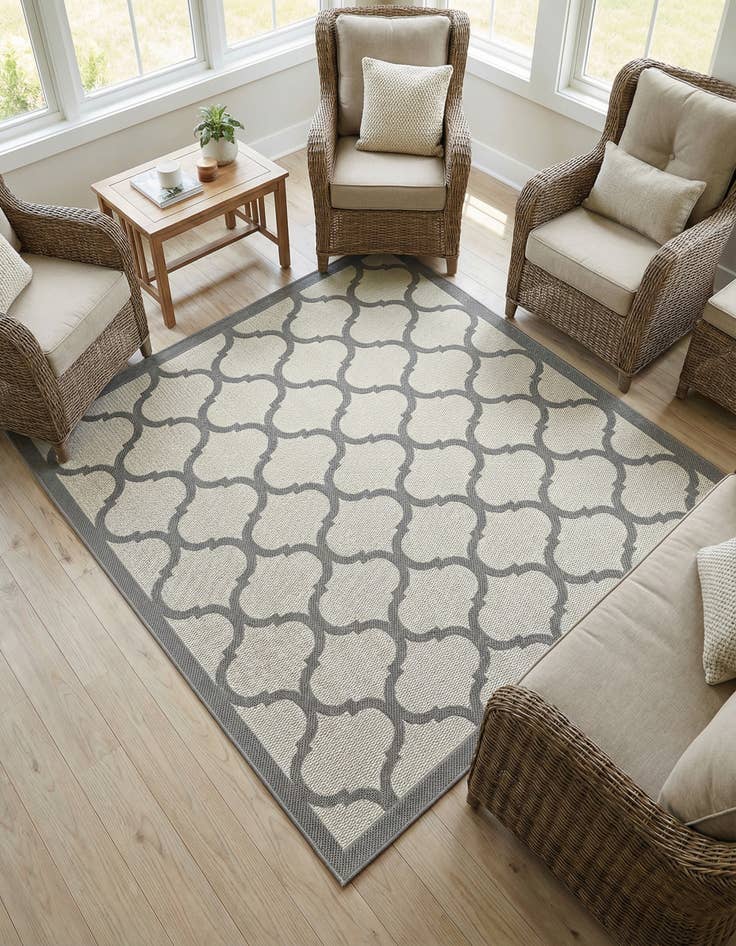 Detail image of 6' x 6' Washable Lattice Indoor / Outdoor Square Rug