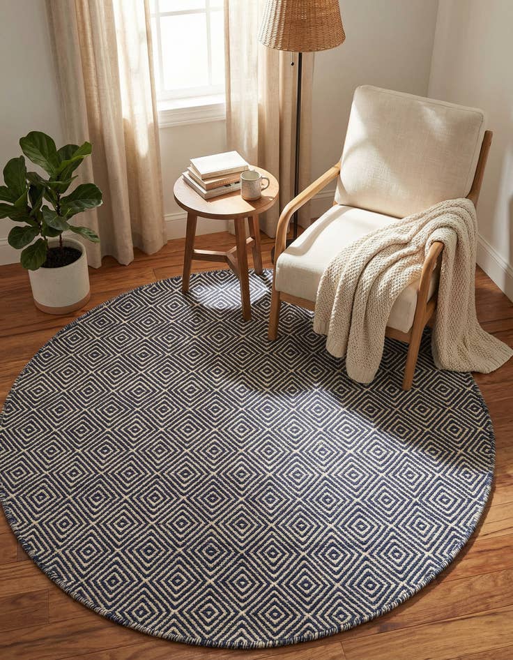 Detail image of 4' 1 x 4' 1  Hand Woven Geo Trellis Flatweave Round Rug