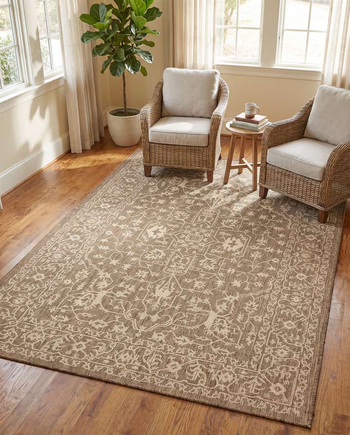 7' x 10' Easy-Clean Botanical Indoor / Outdoor Rug