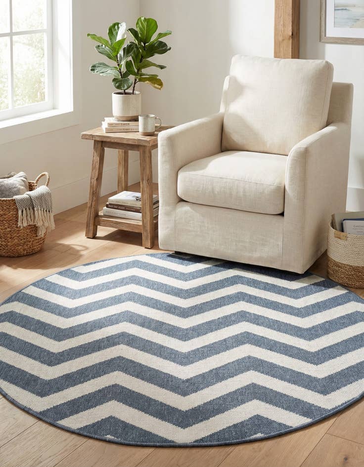 Detail image of 4' x 4'  Washable Coastal Indoor / Outdoor Round Rug