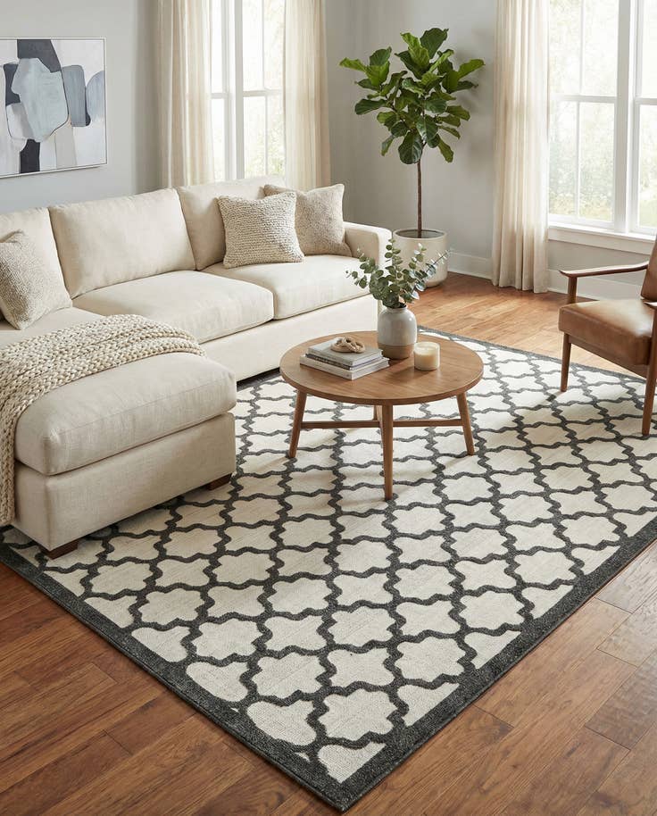 Detail image of 8' x 10' Easy-Clean Trellis Indoor / Outdoor Rug