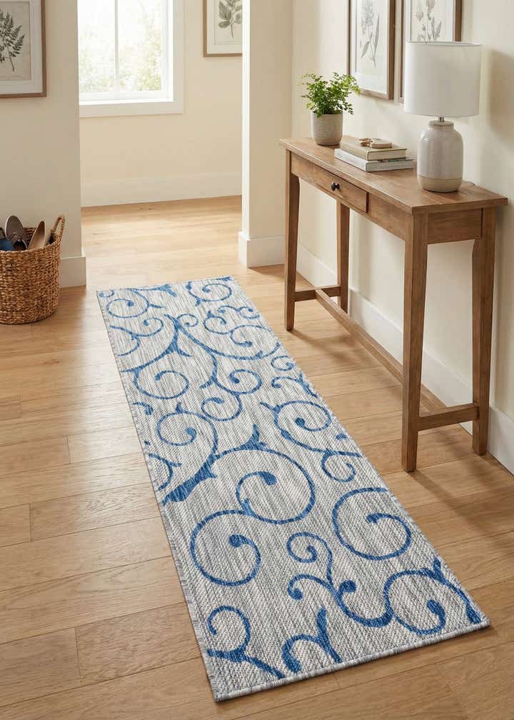 2' x 6' Easy-Clean Botanical Indoor / Outdoor Runner Rug