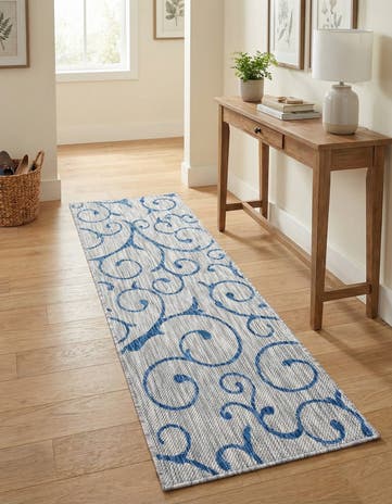 Gray Easy-Clean Botanical Indoor / Outdoor Runner Rug