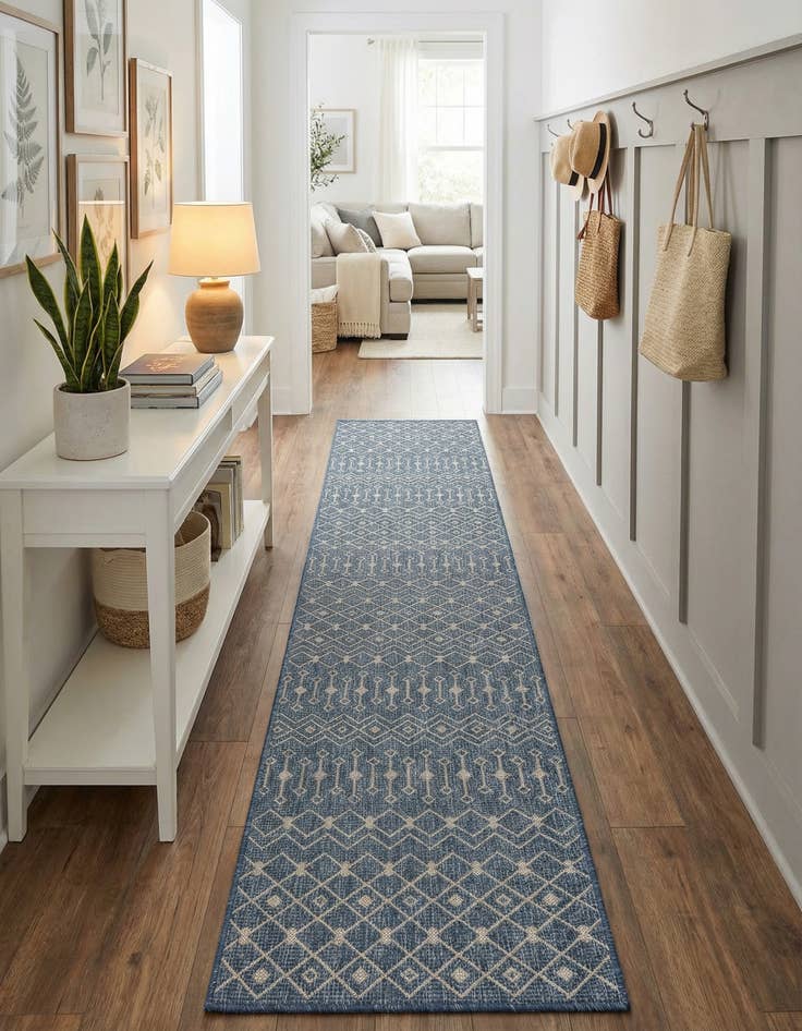 Detail image of 2' 7 x 14' Washable Lattice Indoor / Outdoor Runner Rug