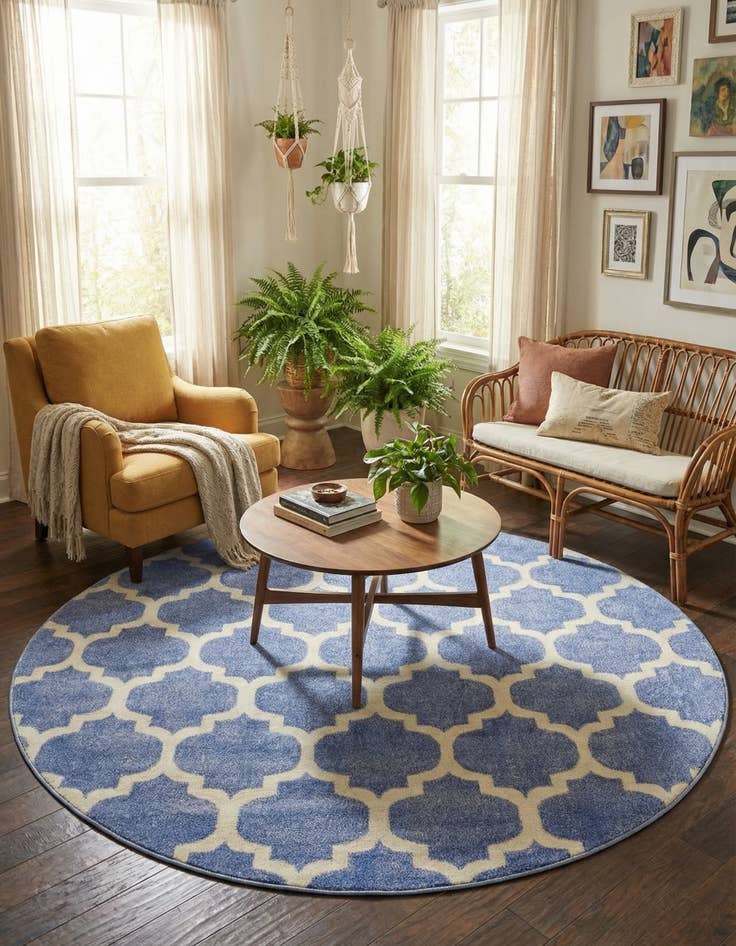 Detail image of 7' 10 x 7' 10 Lattice Round Rug