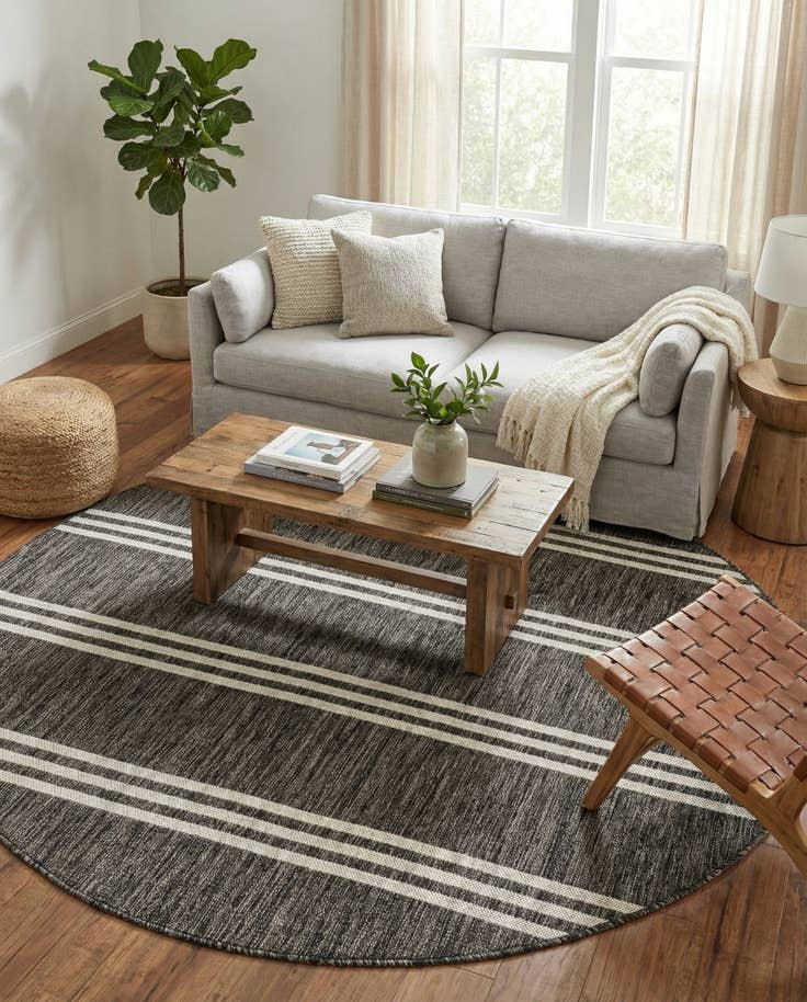 Detail image of 5' 3 x 5' 3 Easy-Clean Jill Zarin Anguilla Indoor / Outdoor Round Rug