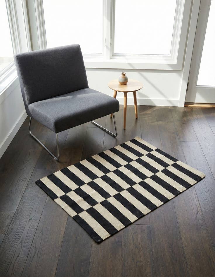 Detail image of 2' 7 x 3' 11 Hand Woven Kilim Modern Wool Rug