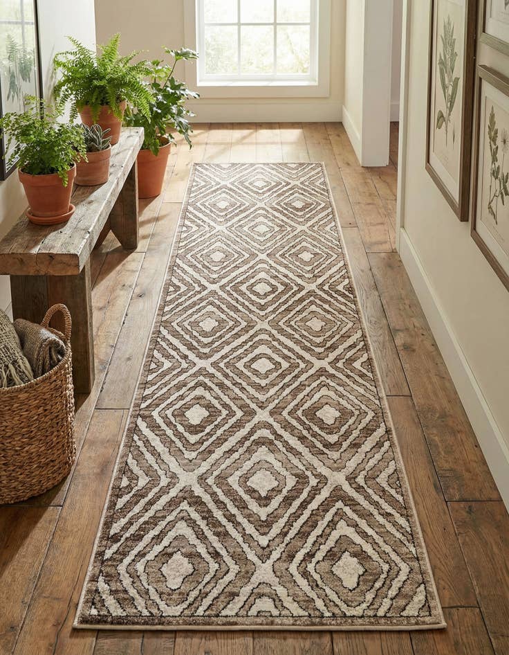 Detail image of 2' 6 x 10' Hermitage Runner Rug