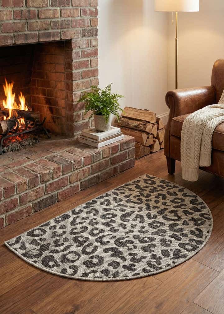 2' 2 x 3' 7 Easy-Clean Safari Indoor / Outdoor Hearth Rug