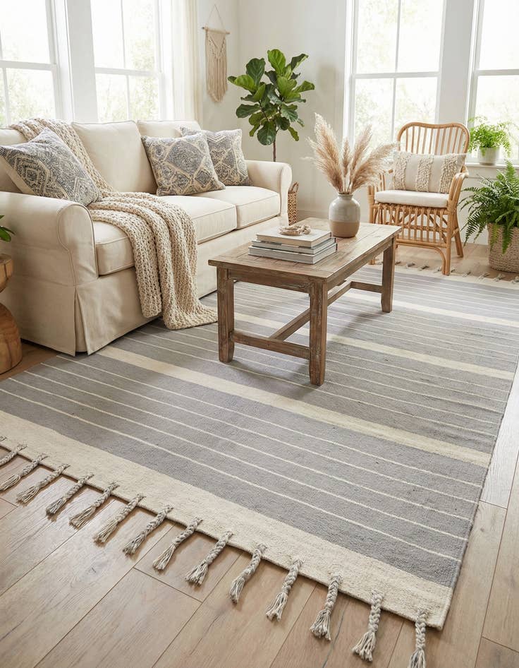 Detail image of 6' 1 x 9'  Hand Woven Chindi Cotton Rug