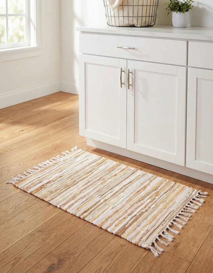 Detail image of 2' 2 x 3' Hand Woven Chindi Cotton Rug