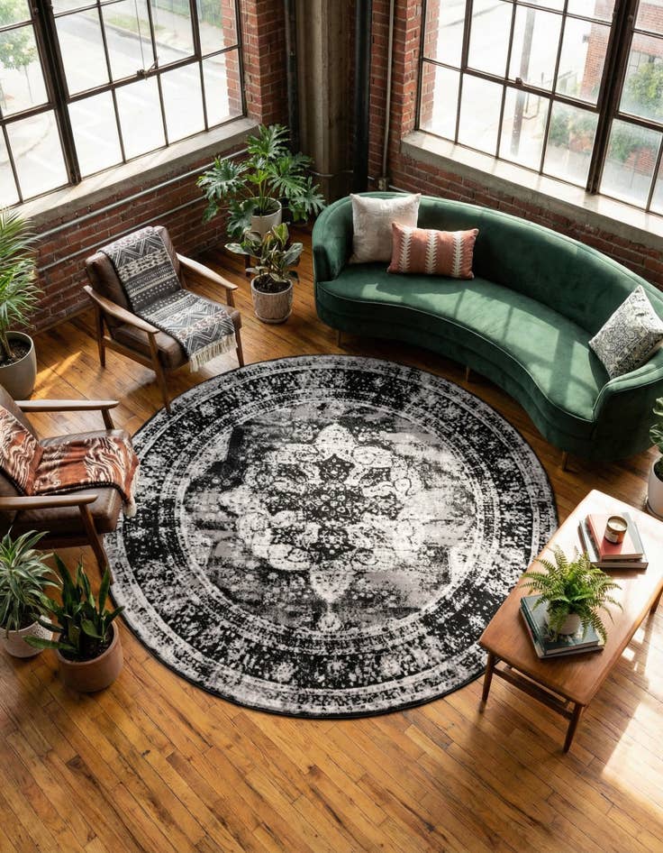Detail image of 7' 10 x 7' 10 Monte Carlo Round Rug