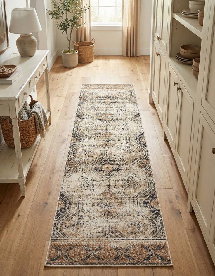 Detail image of 2' x 6' 9 Eliza Runner Rug