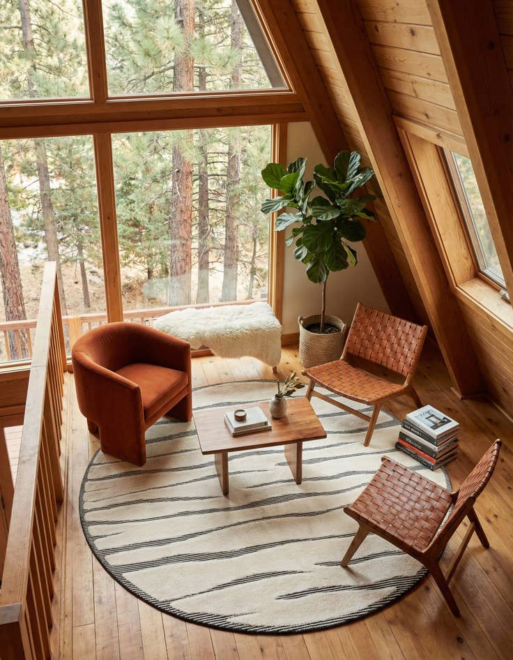 Detail image of 7' 10 x 7' 10 Prismatic Round Rug