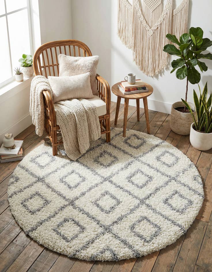 Detail image of 5' 3 x 5' 3 Trellis Shag Round Rug