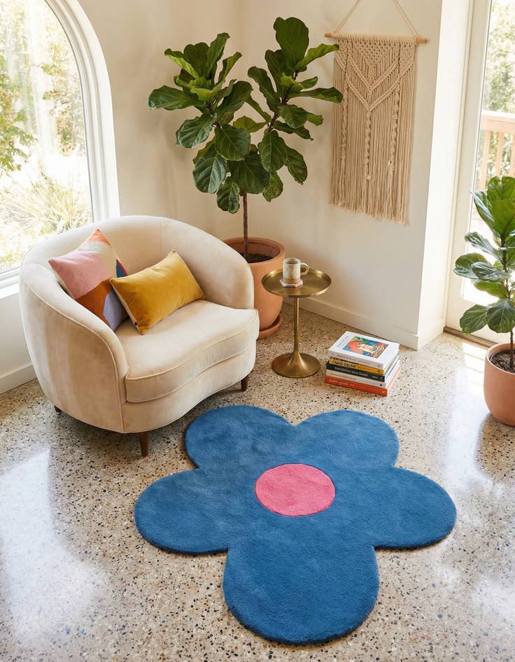 Detail image of 4' 1 x 4' 1 Happy Rugs Funky Flower Wool Round