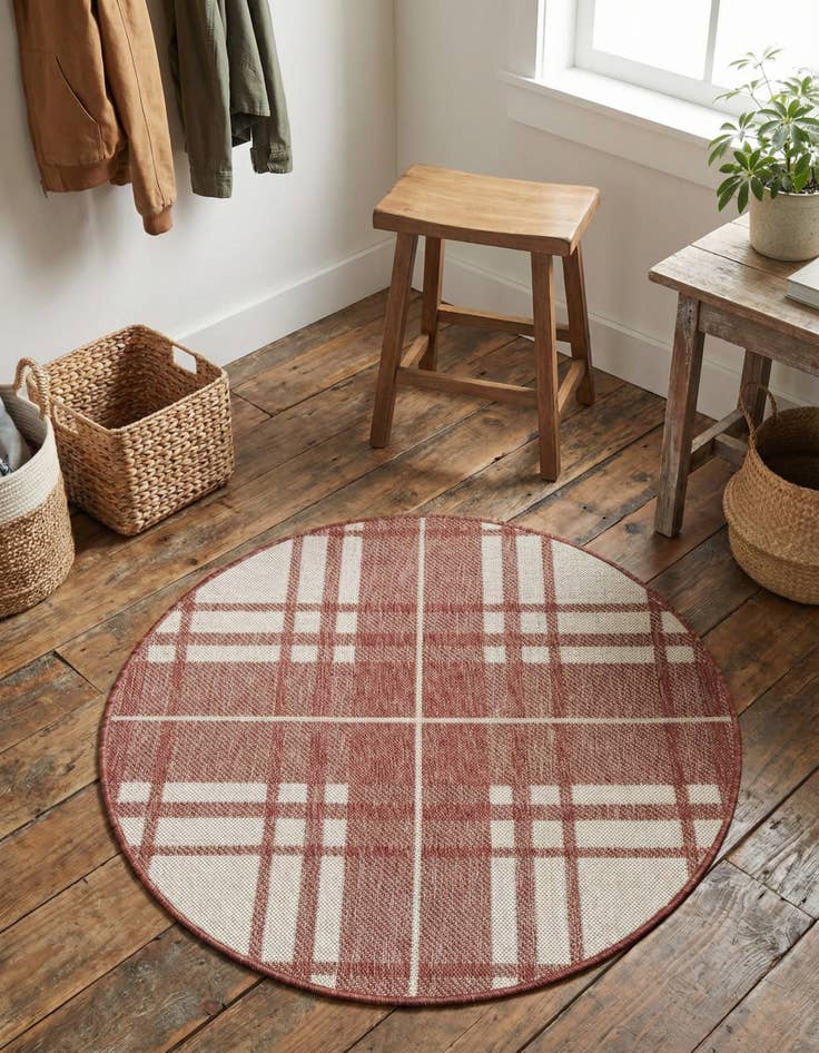 Detail image of 3' x 3'  Washable Checkered Indoor / Outdoor Round Rug