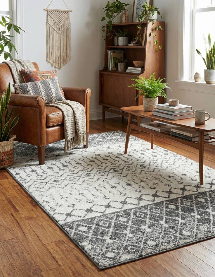 Detail image of 4' x 6' Moroccan Trellis Rug