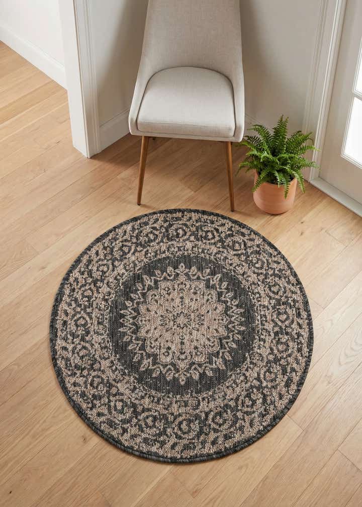3' x 3' Easy-Clean Traditional Indoor / Outdoor Round Rug