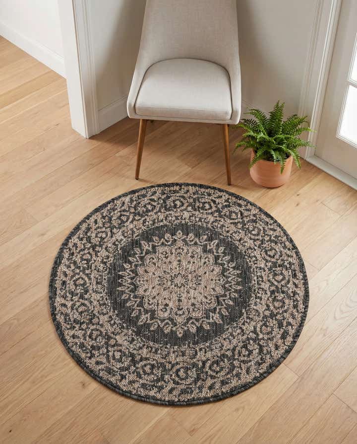 3' x 3' Easy-Clean Traditional Indoor / Outdoor Round Rug