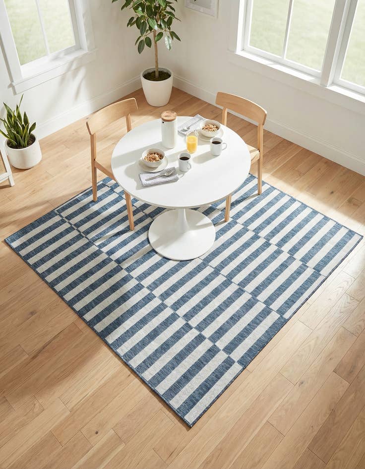 Detail image of 6' x 6' Washable Ribbon Indoor / Outdoor Square Rug