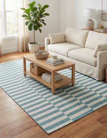 5' 3 x 8' Easy-Clean Striped Indoor / Outdoor Rug