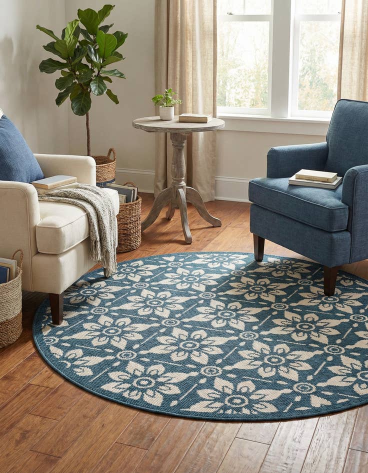 Detail image of 4' x 4'  Washable Trellis Indoor / Outdoor Round Rug