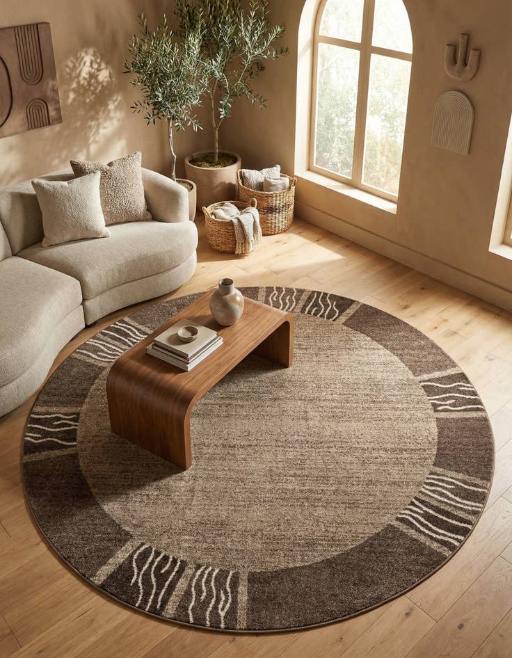 Detail image of 7' 10 x 7' 10 Angelica Round Rug