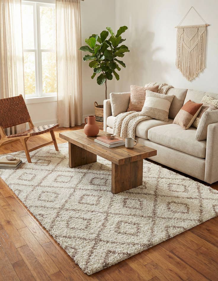 Detail image of 5' 3 x 8' Lattice Shag Rug