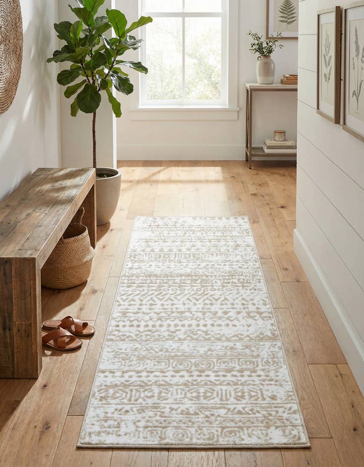 Detail image of 2' x 5' Hermitage Runner Rug