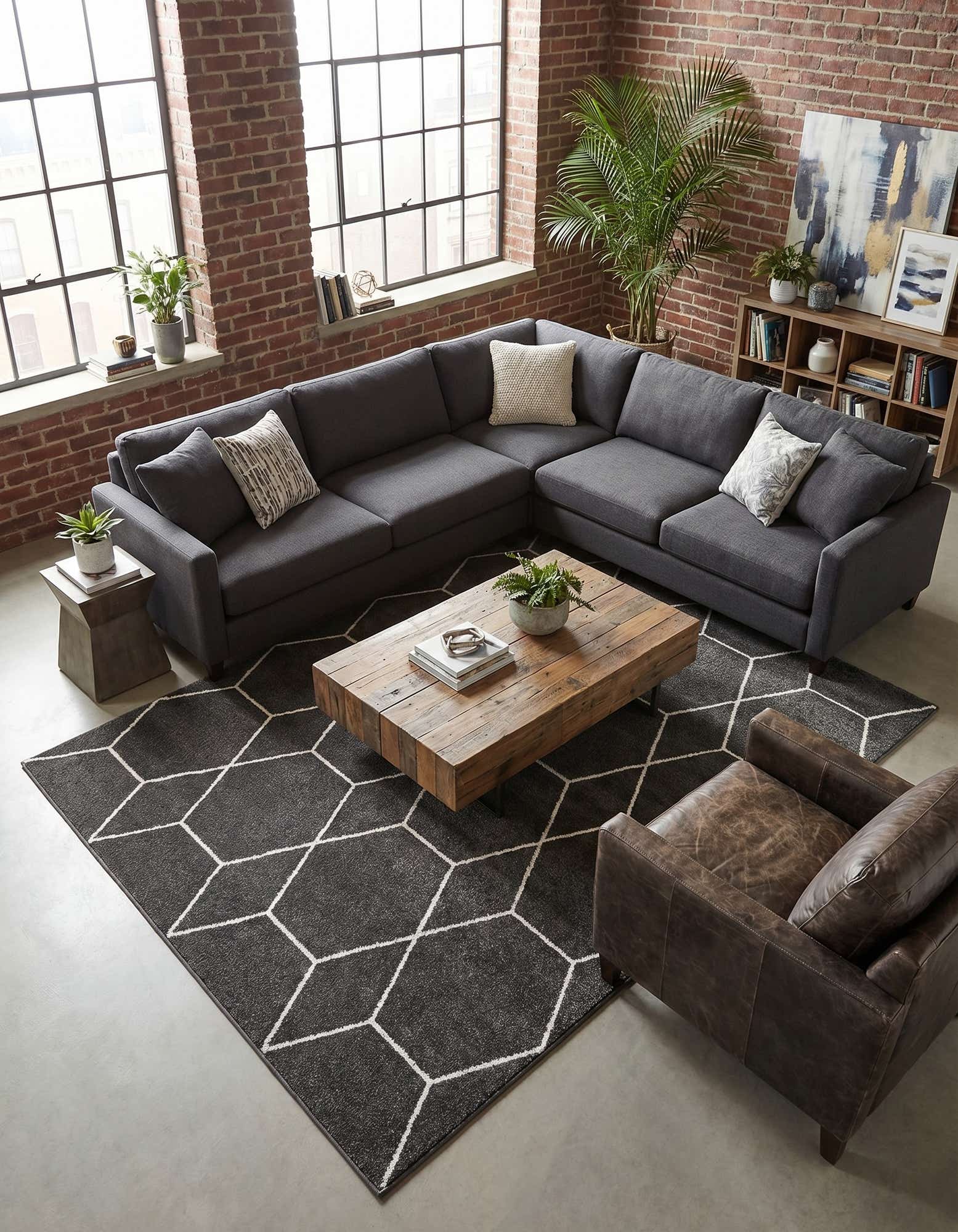 7' x 10' Trellis Frieze Rug