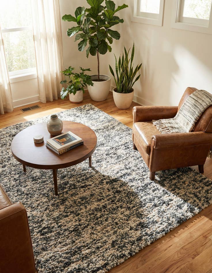 Detail image of 6' 1 x 9'  Hand Woven Haka Deluxe Shag Rug