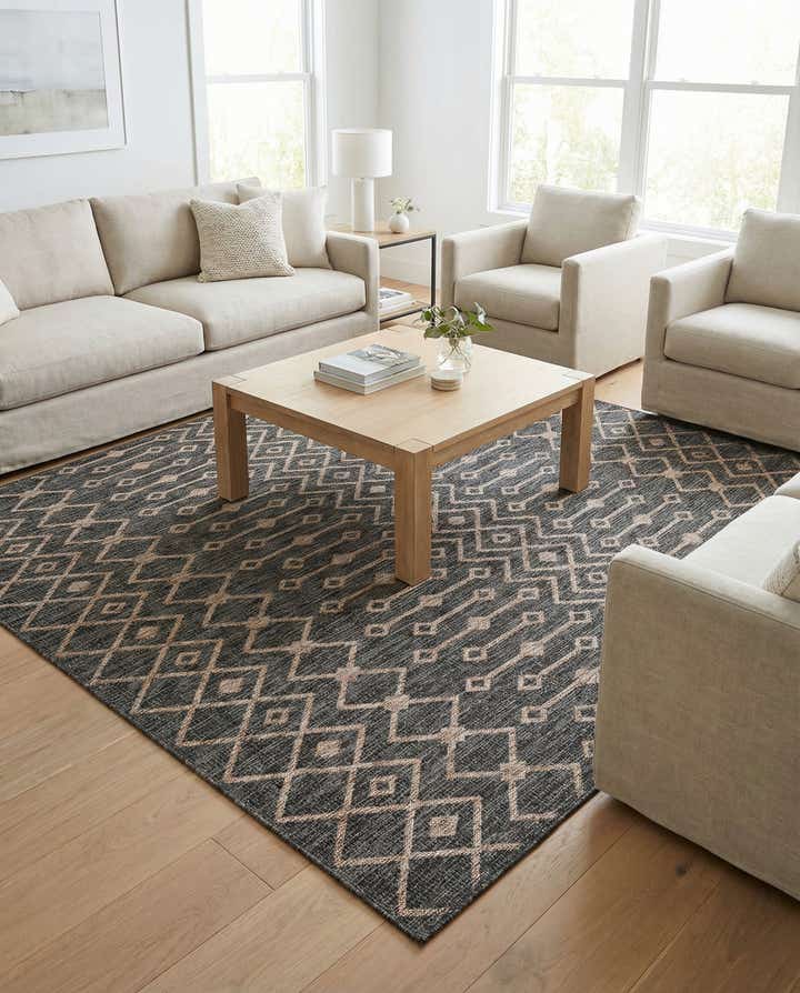7' 10 x 7' 10 Easy-Clean Lattice Indoor / Outdoor Square Rug