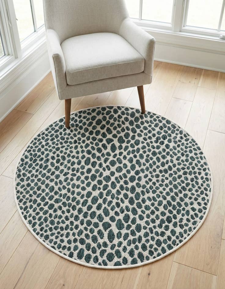 Detail image of 3' x 3' Easy-Clean Jill Zarin Indoor / Outdoor Round Rug