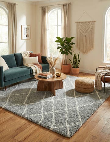 7' 10 x 7' 10 Soft Touch Shag Square Rug