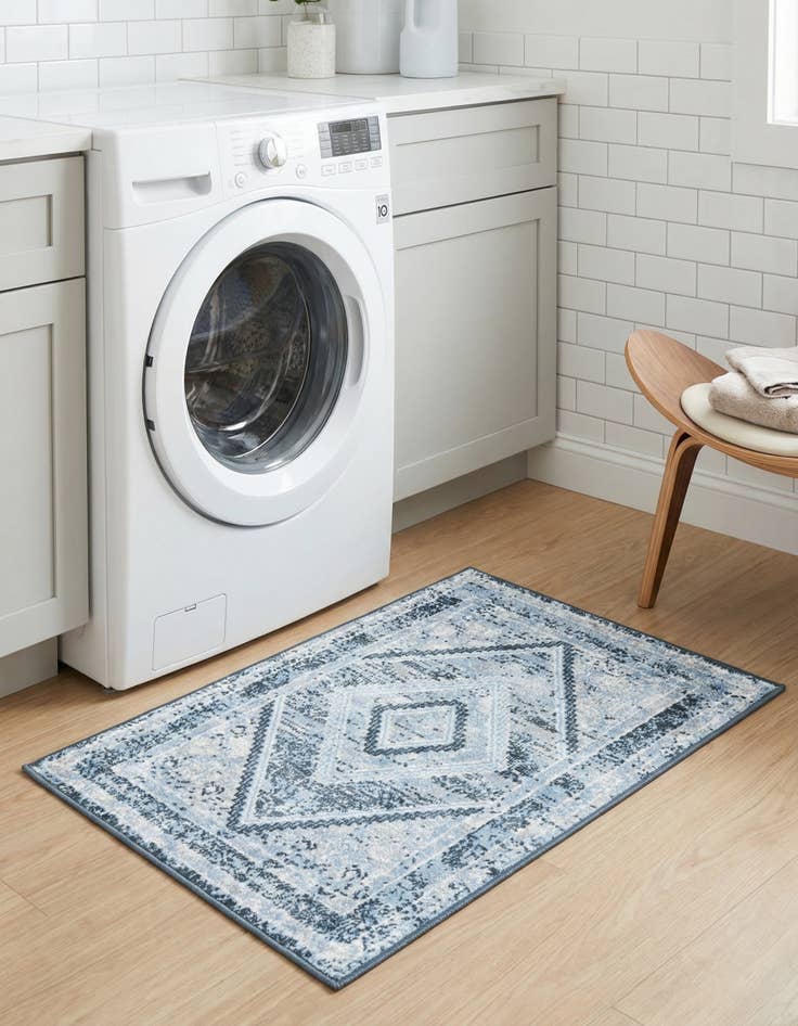 Detail image of 2' x 3' Kamala Washable Rug