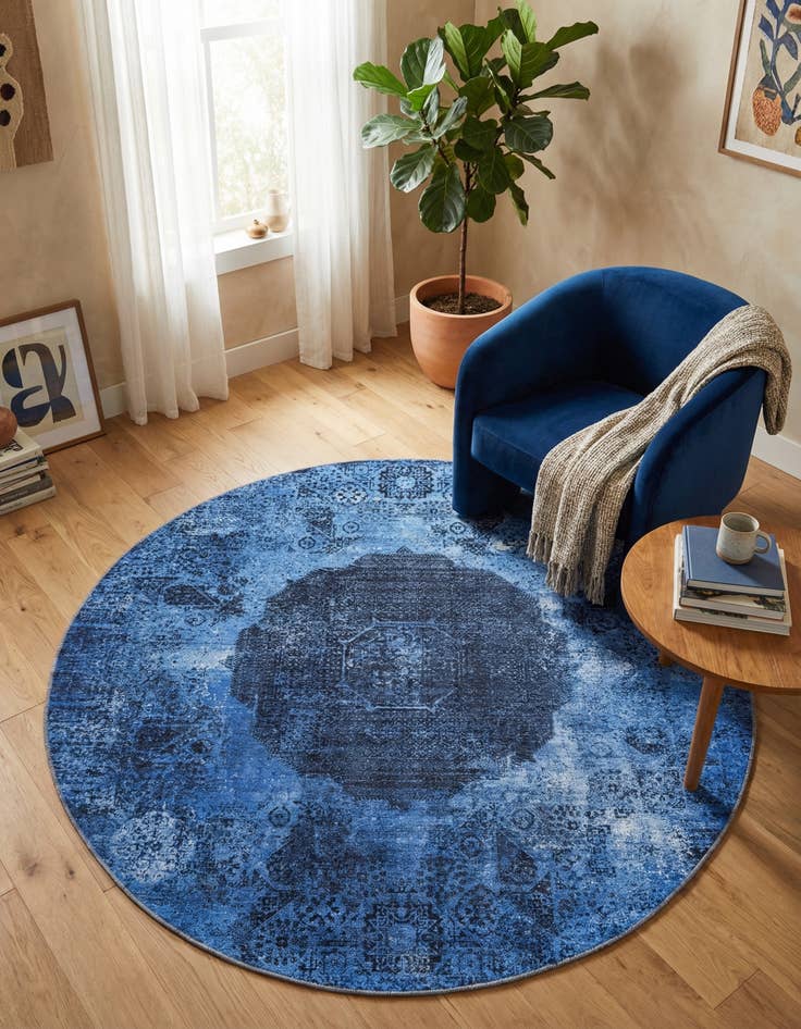 Detail image of 6' x 6' Washable Yara Round Rug