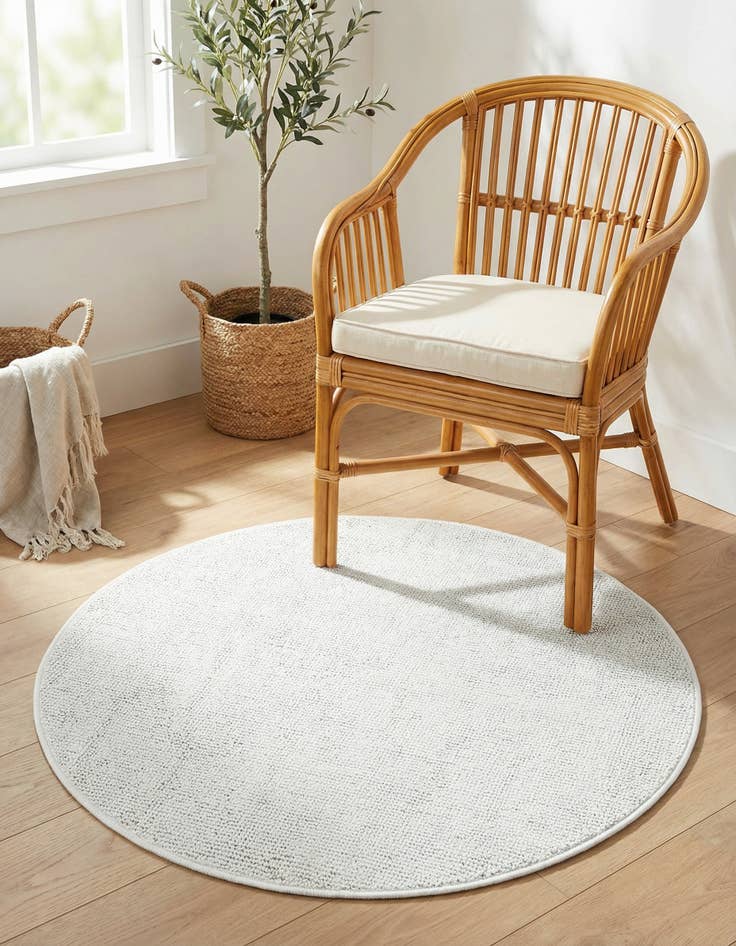 Detail image of 3' 1 x 3' 1  Washable Solid Indoor / Outdoor Round Rug