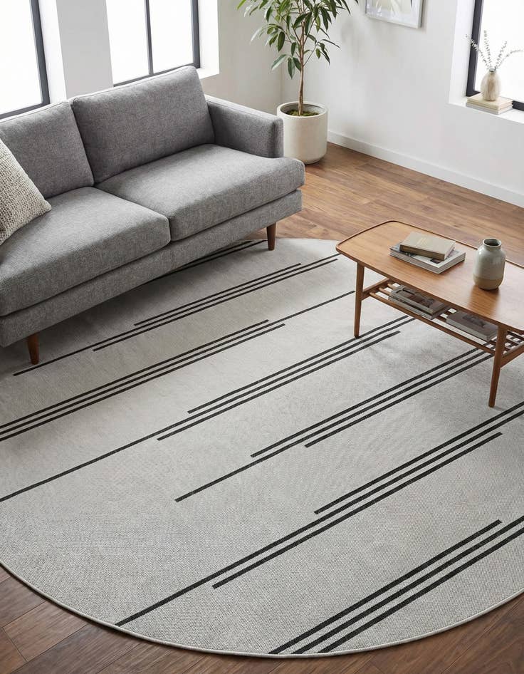 Detail image of 7' 10 x 7' 10 Washable Modern Indoor / Outdoor Round Rug